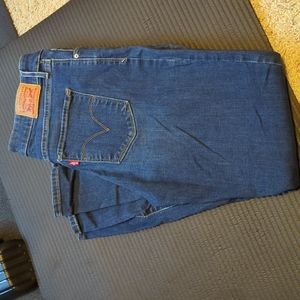 Levi Mid Rise Skinny Jeans